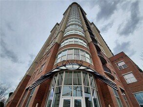Building Photo - 325 East Paces Ferry Rd NE