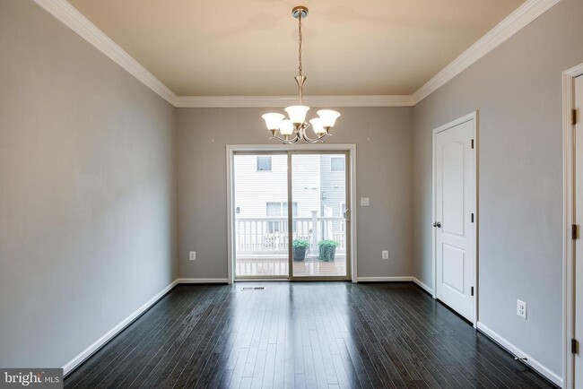 Foto del edificio - 833 Jarrett Ln