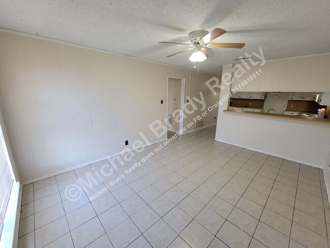 Building Photo - 3262 Matthews Dr