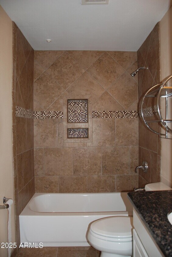 Foto principal - 1701 E Colter St