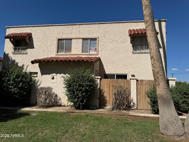 Foto del edificio - 8861 N 12th Pl