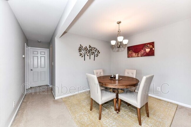 Foto del edificio - 4561 Interlachen Ct