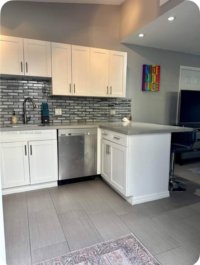 Foto del edificio - 1432 NE 5th Ave