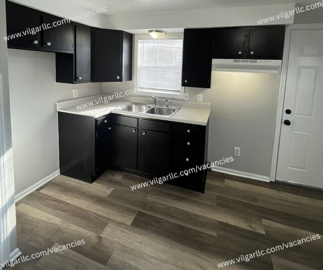 Foto del edificio - 11-11 McKinley Ave