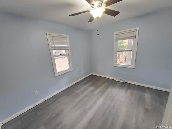 Foto del edificio - 14 Kenny Dr