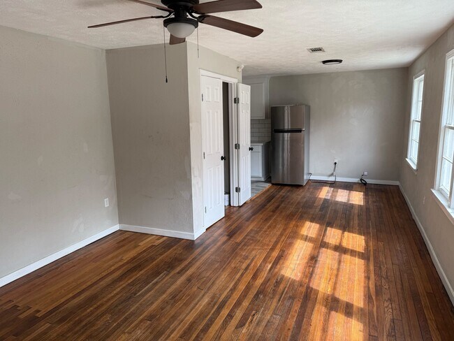 Foto del edificio - 4833 N State St