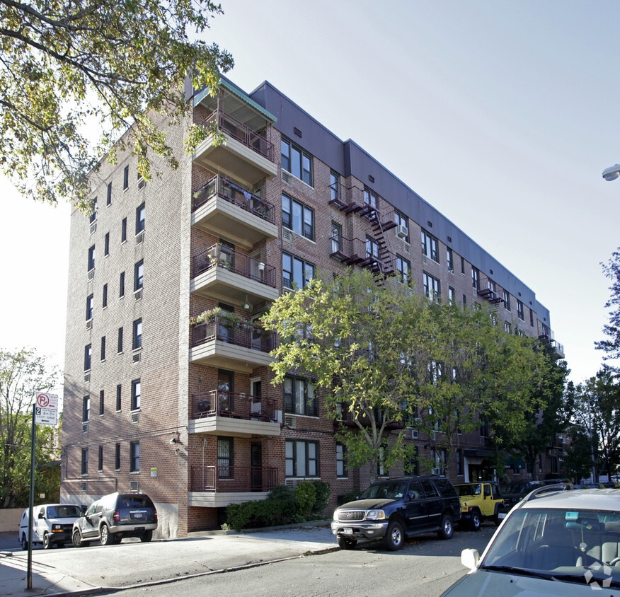 Primary Photo - The Bentley Arms Apartments