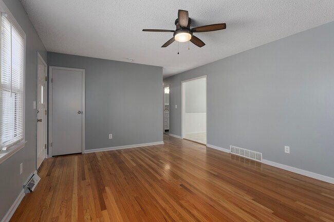 Foto del edificio - 703 SW 7 St