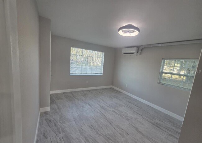 Foto del edificio - 712 S Clyde Ave