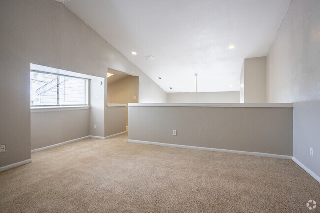 Building Photo - Golden Village Townhomes