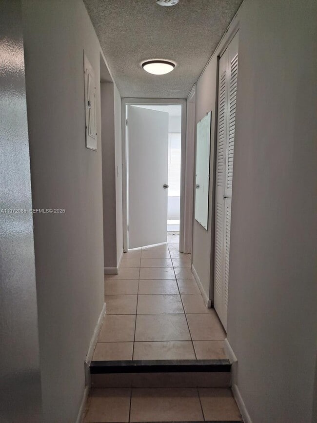 Foto del edificio - 2544 Riverside Dr