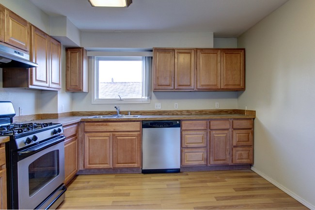 Building Photo - 5140 Taku Dr
