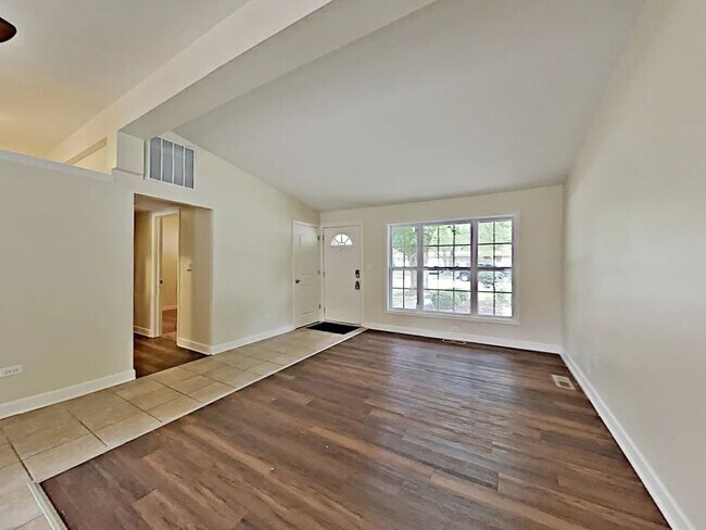 Foto del edificio - 778 N Elmwood Dr