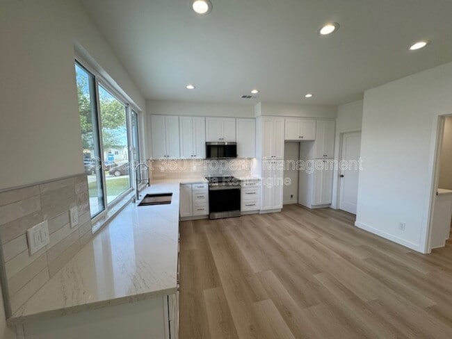 Foto del edificio - 6168 Briercrest Ave