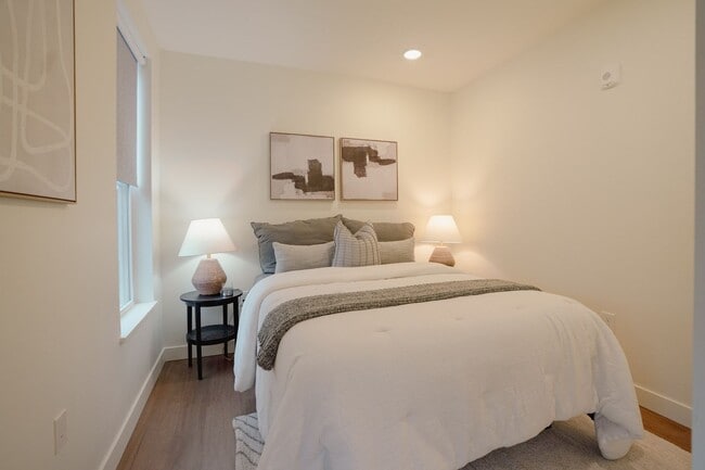 Interior Photo - 476 Taylor Apartments