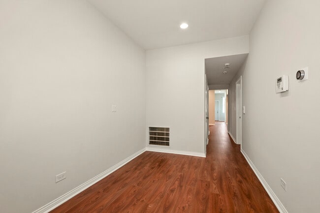 Building Photo - 4517 S Calumet Ave