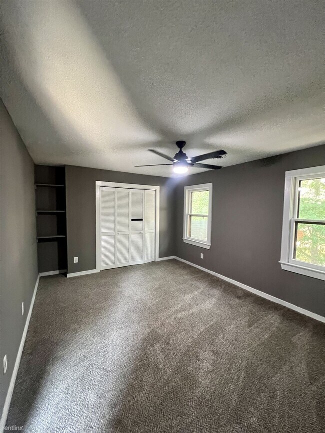 Building Photo - 2 br, 1.5 bath Townhome - 4300 Bayliner Dr