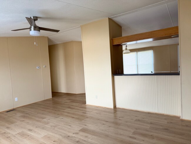 Foto del edificio - 6000 Clear Creek Rd