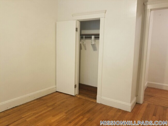 Building Photo - 49 Worthington St