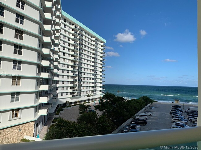 Building Photo - 3801 S Ocean Dr