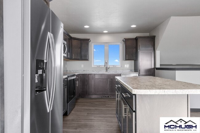 Building Photo - 3677 E Rubyred Dr