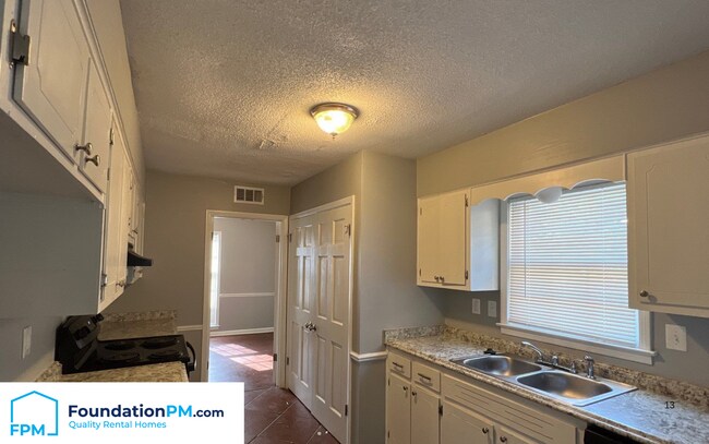 Foto del edificio - 3039 Darrow St