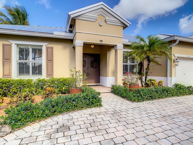 Building Photo - 9659 Savannah Estates Dr