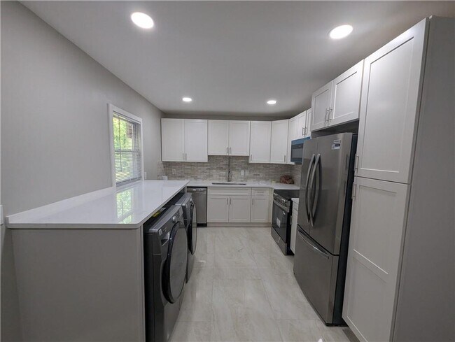 Foto del edificio - 4308 Sheppard Dr