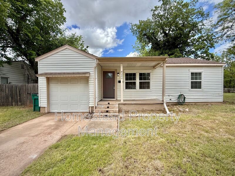 Foto principal - 4200 Altadena Ave