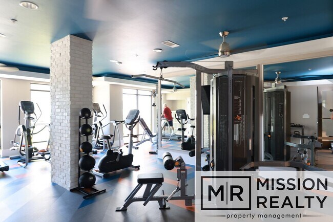 Foto del edificio - Beautiful 1 Bedroom, 1 Bathroom Condo in t...