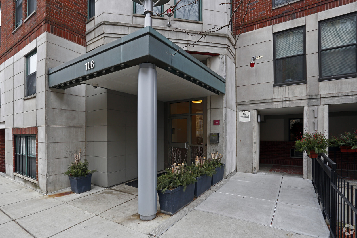 Foto del edificio - West Fenway Apartments