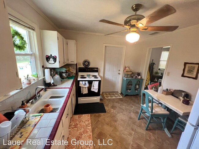 Foto del edificio - 3 br, 1 bath House - 608 Kyle St.