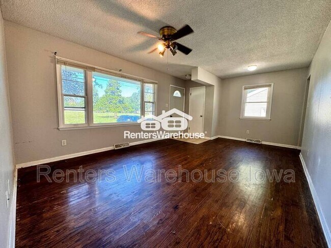 Building Photo - 1328 Carrie Ave