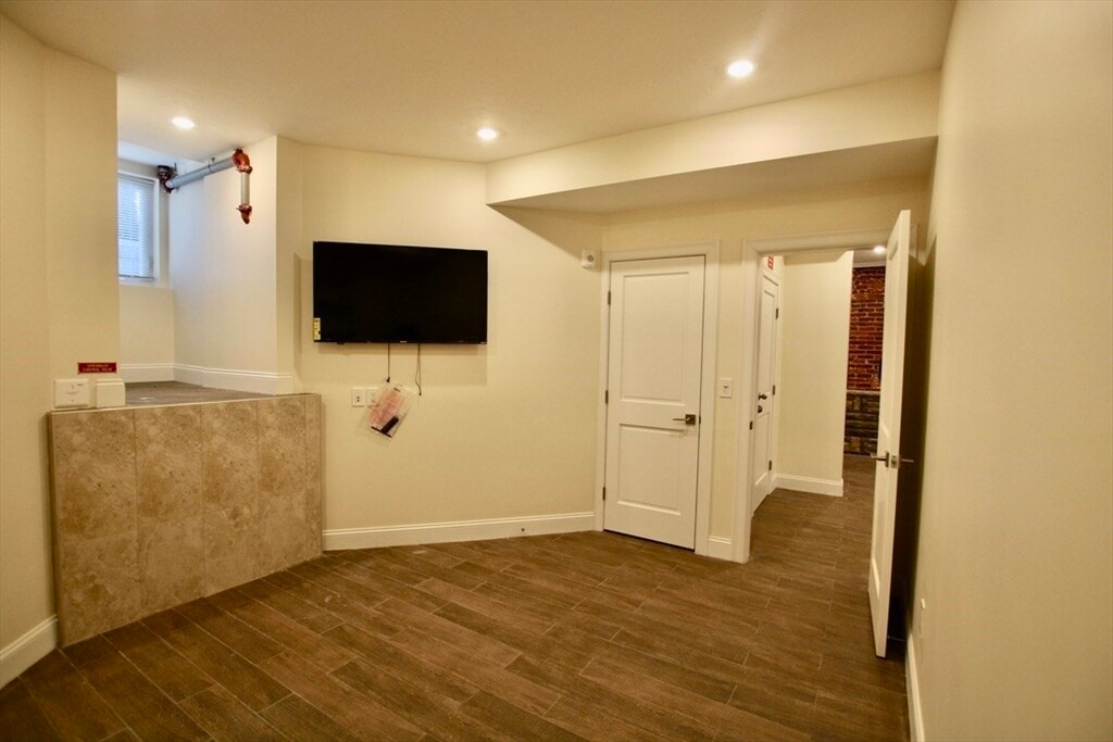 Foto principal - 1614 Beacon St