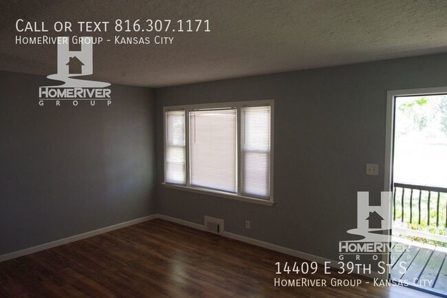 Building Photo - Charming Ranch in Independence!