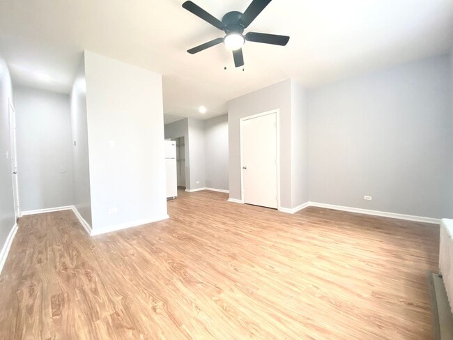 Interior Photo - 4756 N. Maplewood Ave.