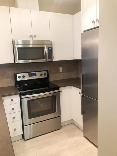 Building Photo - 44565-44565 Vandell Dr