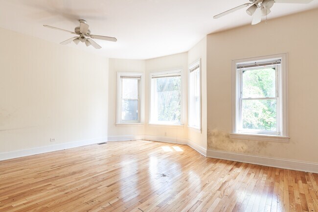 Foto del edificio - 3814 N Sheffield Ave