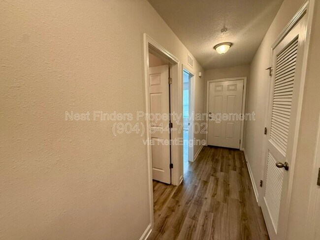 Foto del edificio - 9121 Western Way