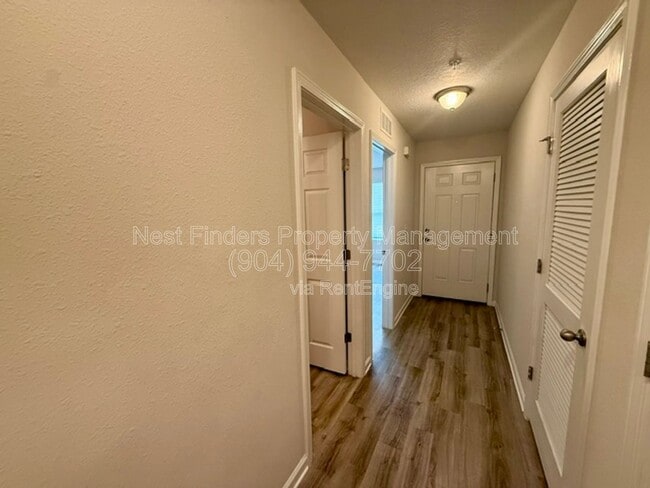 Building Photo - 9121 Western Way