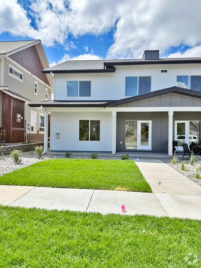 Building Photo - 2853 Fen Way