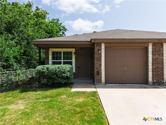 Building Photo - 913 Ashwood Dr