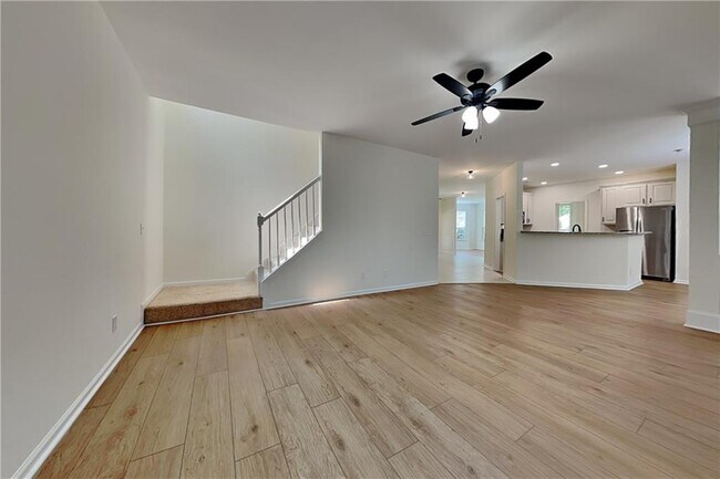 Building Photo - 420 Sable Ct
