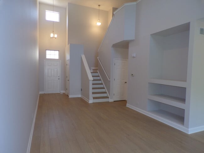 Building Photo - 3364 Blue Ridge Dr