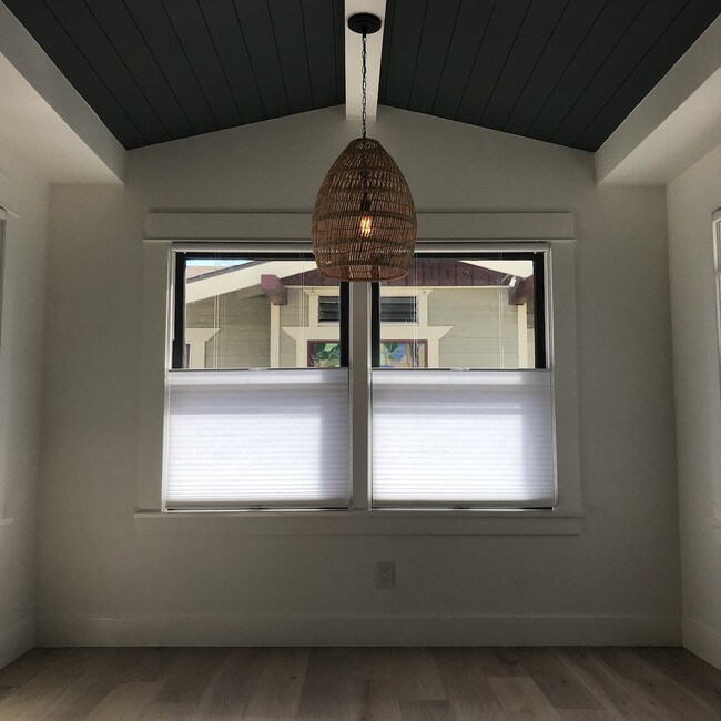 Sunroom/ Breakfast/ Dining Room - 318 Wisconsin Ave