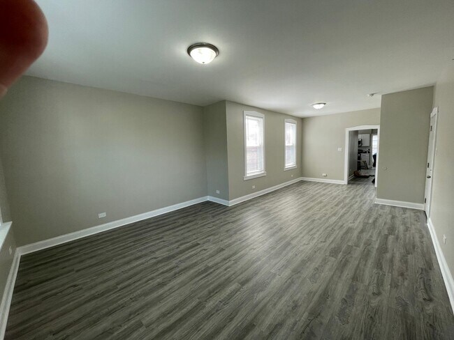 Foto del edificio - 5319 W Fullerton Ave