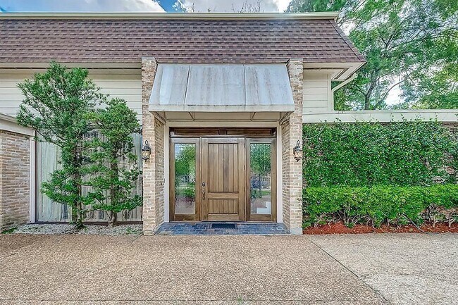 Foto del edificio - 303 Tamerlaine Dr