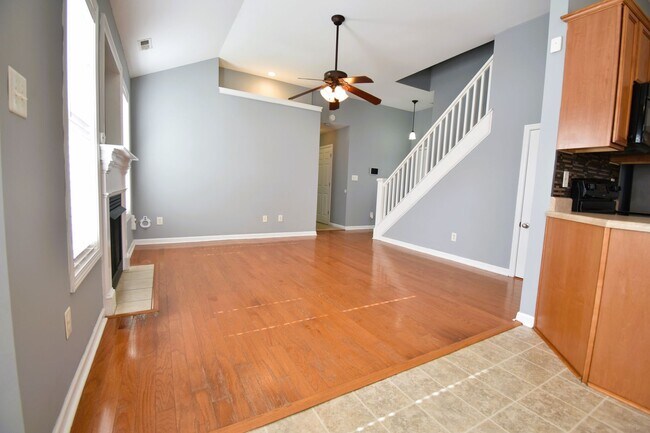 Building Photo - One Month Rent Free!!! 3 Bedroom 2 Bathroo...