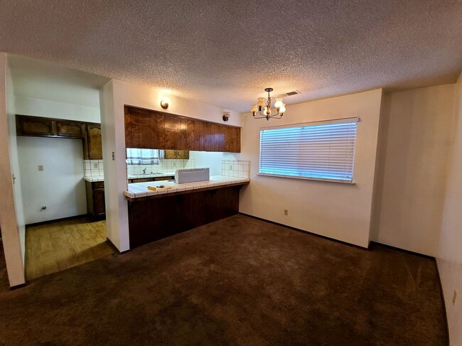 Foto del edificio - Affordable & Cute! 3 bed 2 bath, fenced ya...