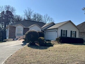 Building Photo - 174 Depew Dr